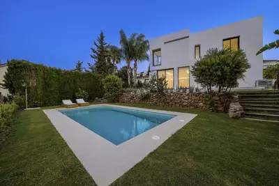 Detached Villa in Nueva Andalucía