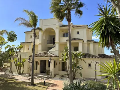 Middle Floor Apartment in Casares