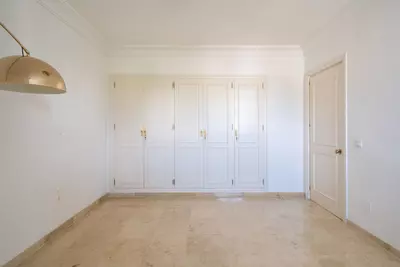 Middle Floor Apartment in Marbella