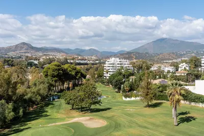 Middle Floor Apartment in Marbella
