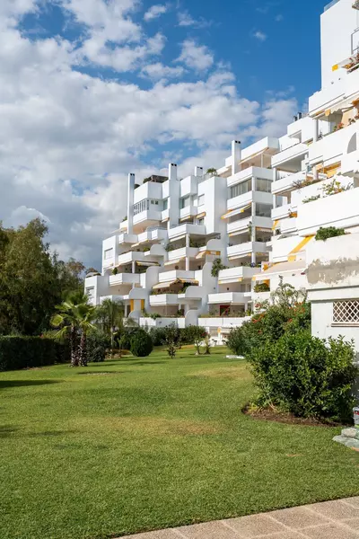 Middle Floor Apartment in Marbella