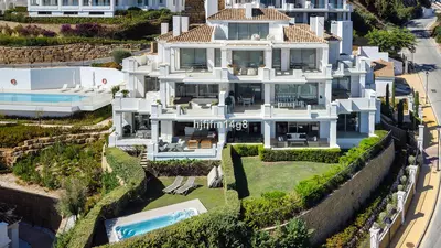 Middle Floor Apartment in Nueva Andalucía