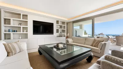 Middle Floor Apartment in Nueva Andalucía