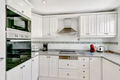Middle Floor Apartment in Marbella
