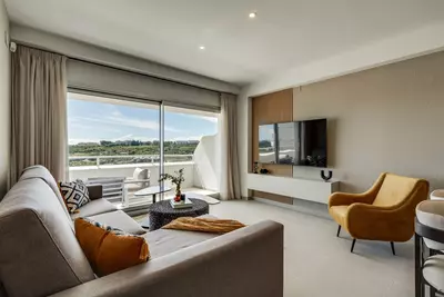 Middle Floor Apartment in Estepona