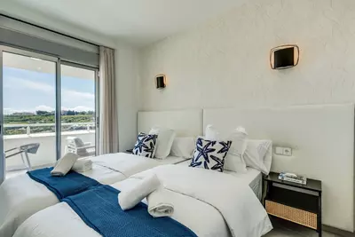 Middle Floor Apartment in Estepona