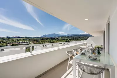 Middle Floor Apartment in Estepona