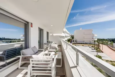 Middle Floor Apartment in Estepona