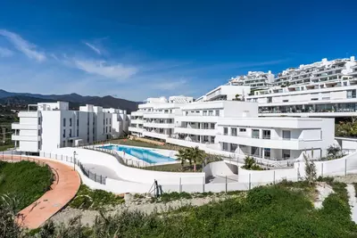 Middle Floor Apartment in Estepona