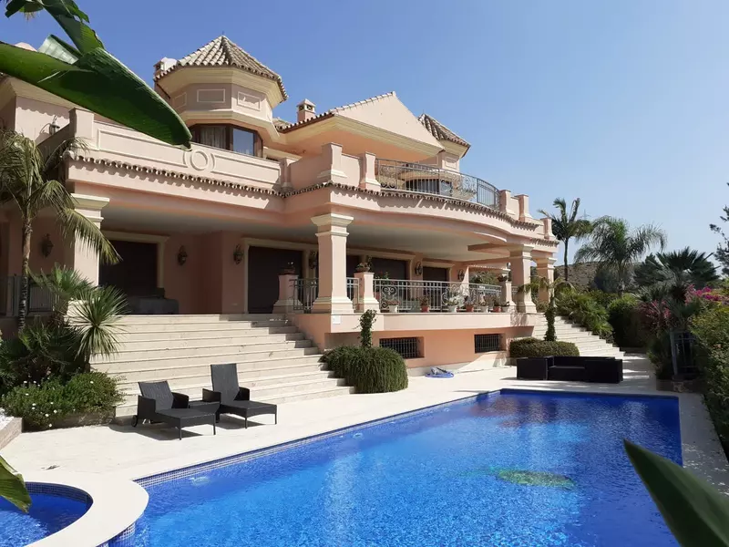 Detached Villa in Estepona