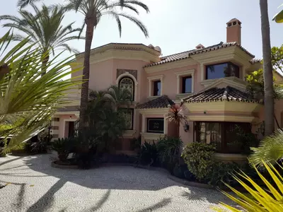 Detached Villa in Estepona