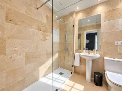 Middle Floor Apartment in Manilva