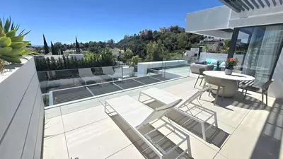 Middle Floor Apartment in Benahavís