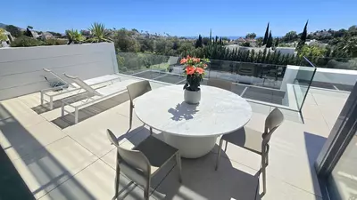 Middle Floor Apartment in Benahavís