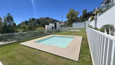 Middle Floor Apartment in Benahavís