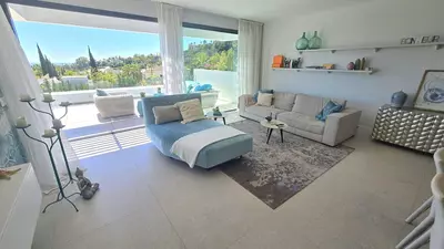 Middle Floor Apartment in Benahavís