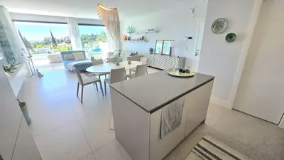 Middle Floor Apartment in Benahavís
