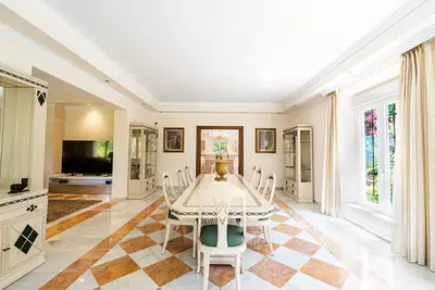 Detached Villa in El Paraiso