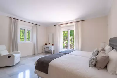 Detached Villa in El Paraiso