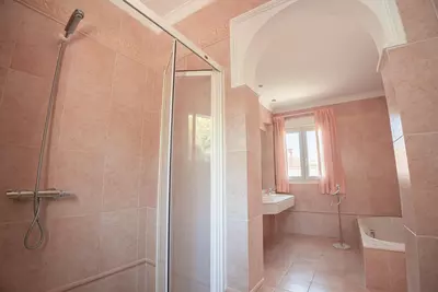 Detached Villa in El Paraiso