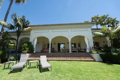 Detached Villa in El Paraiso