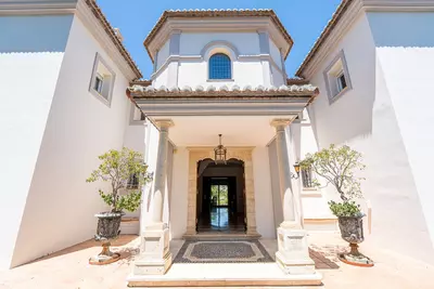 Detached Villa in El Paraiso