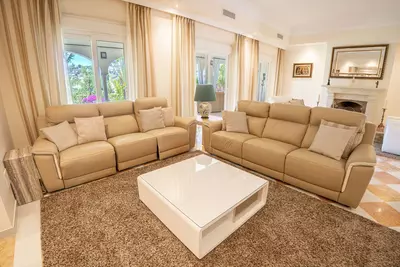 Detached Villa in El Paraiso