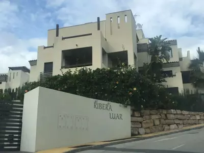 Middle Floor Apartment in Estepona