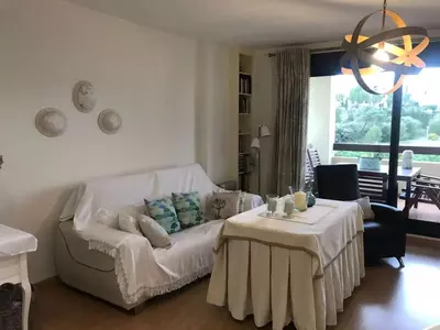 Middle Floor Apartment in Estepona