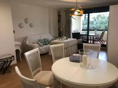 Middle Floor Apartment in Estepona