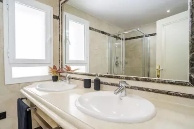 Middle Floor Apartment in Marbella