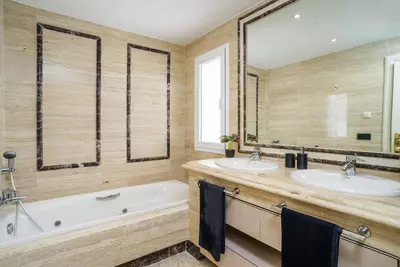 Middle Floor Apartment in Marbella