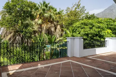 Middle Floor Apartment in Marbella