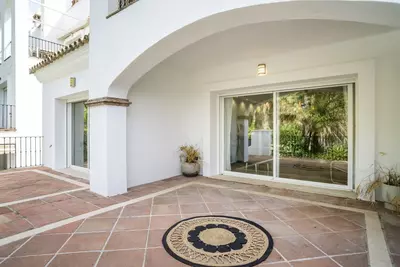 Middle Floor Apartment in Marbella