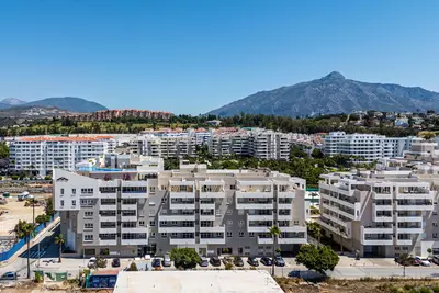 Middle Floor Apartment in Nueva Andalucía