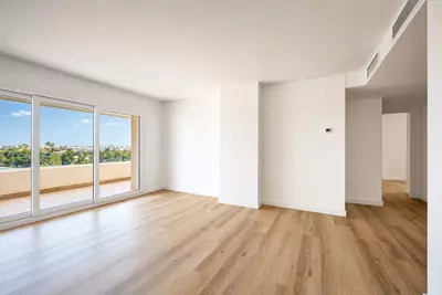 Middle Floor Apartment in Nueva Andalucía