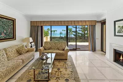 Middle Floor Apartment in Costalita