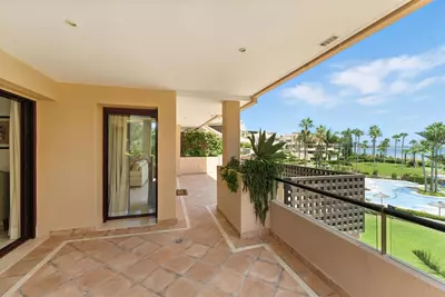 Middle Floor Apartment in Costalita