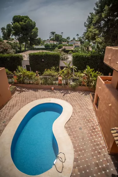 Middle Floor Apartment in Cancelada