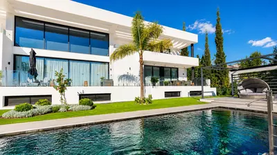 Detached Villa in El Paraiso