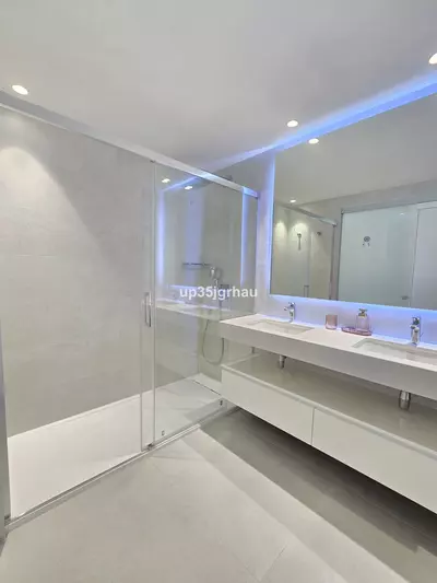 Middle Floor Apartment in Selwo