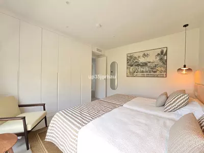 Middle Floor Apartment in Selwo