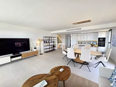 Middle Floor Apartment in Selwo