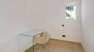 Middle Floor Apartment in Nueva Andalucía