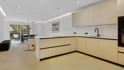 Middle Floor Apartment in Nueva Andalucía