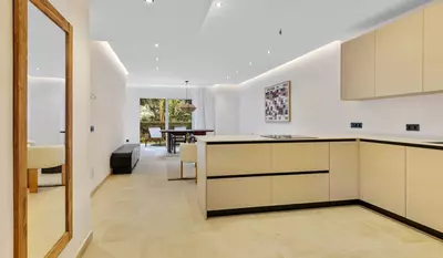 Middle Floor Apartment in Nueva Andalucía