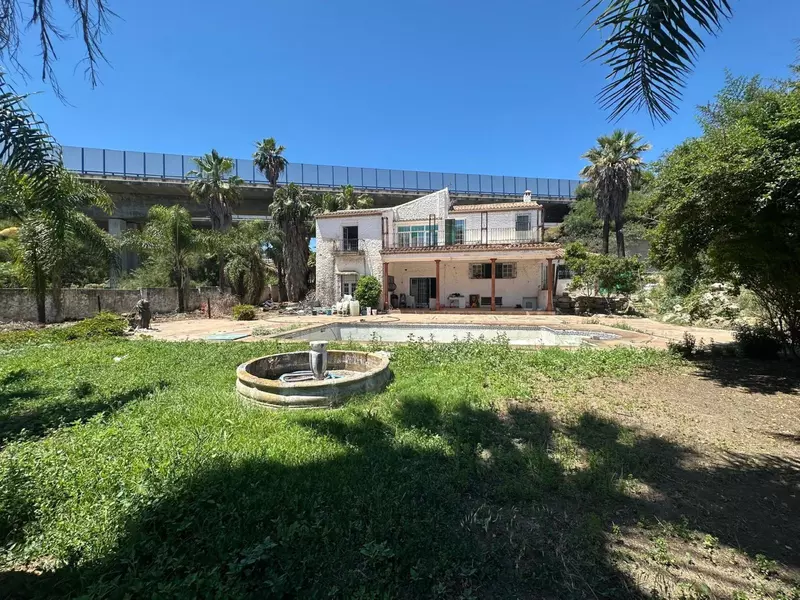Detached Villa in Nueva Andalucía