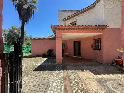 Detached Villa in Nueva Andalucía