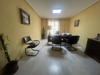 Middle Floor Apartment in Estepona