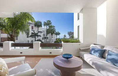 Middle Floor Apartment in Estepona